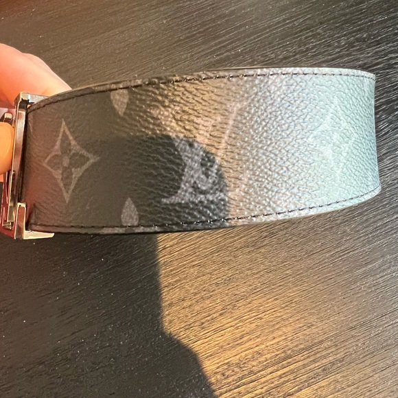 Louis Vuitton men’s belt. Excellent condition. Only worn twice. - Picture 3 of 5